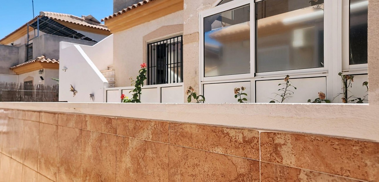 Sale - Terraced house -
Orihuela Costa - Playa Flamenca
