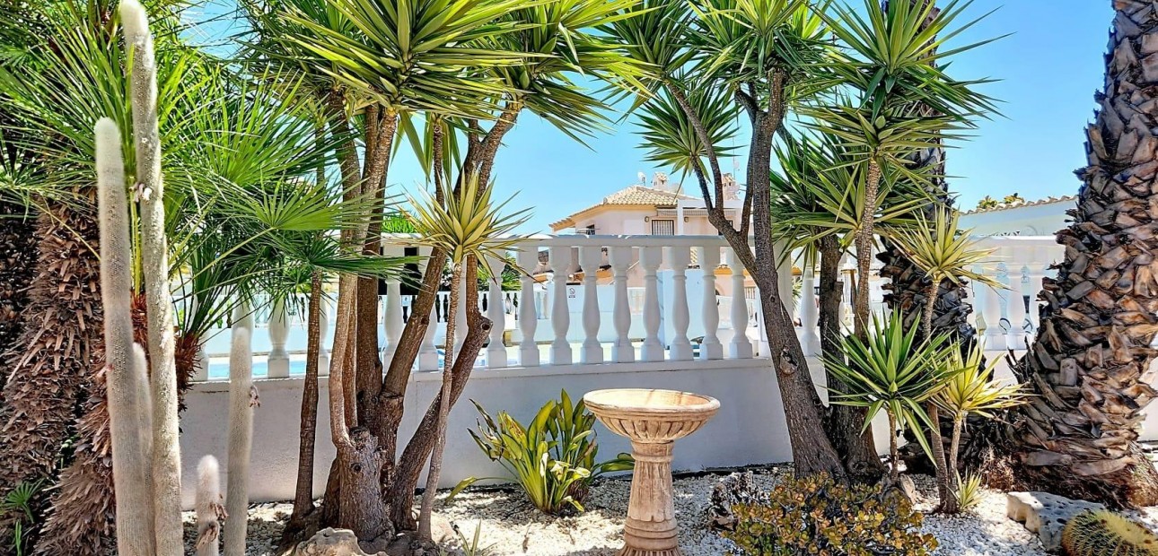 Sale - Terraced house -
Orihuela Costa - Playa Flamenca