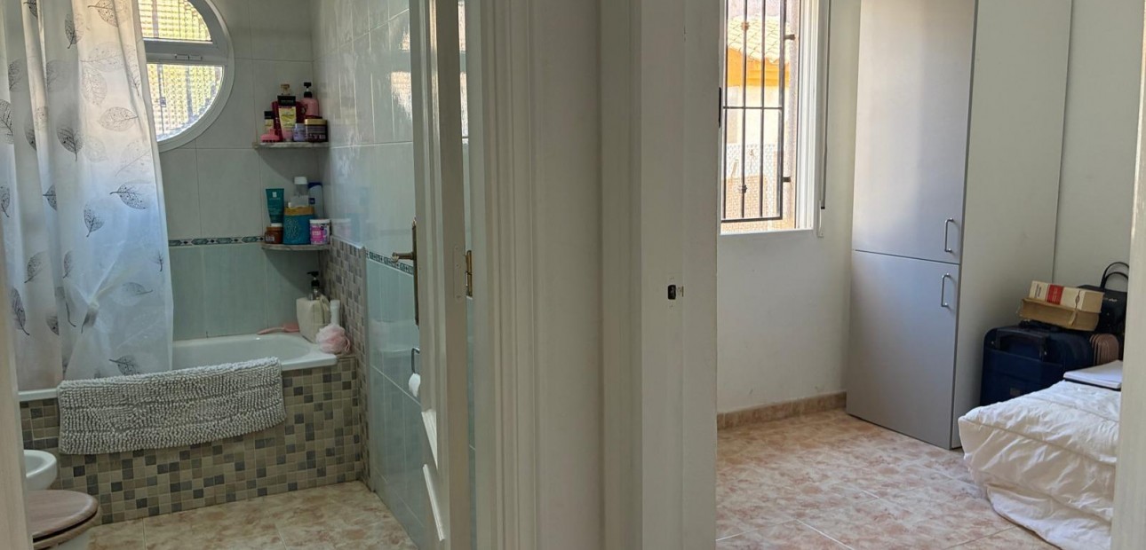 Sale - Terraced house -
Orihuela Costa - Playa Flamenca