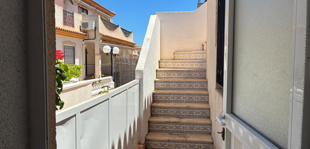 Sale - Terraced house -
Orihuela Costa - Playa Flamenca