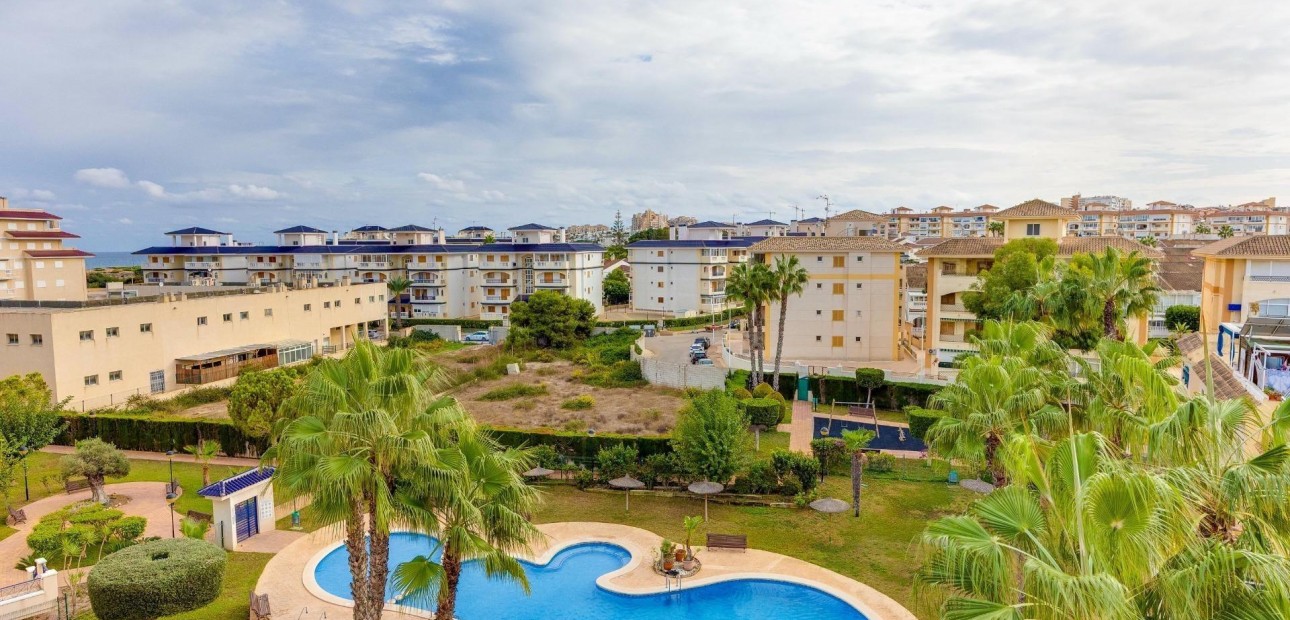 Sale - Apartment / flat -
Torrevieja - Torreblanca