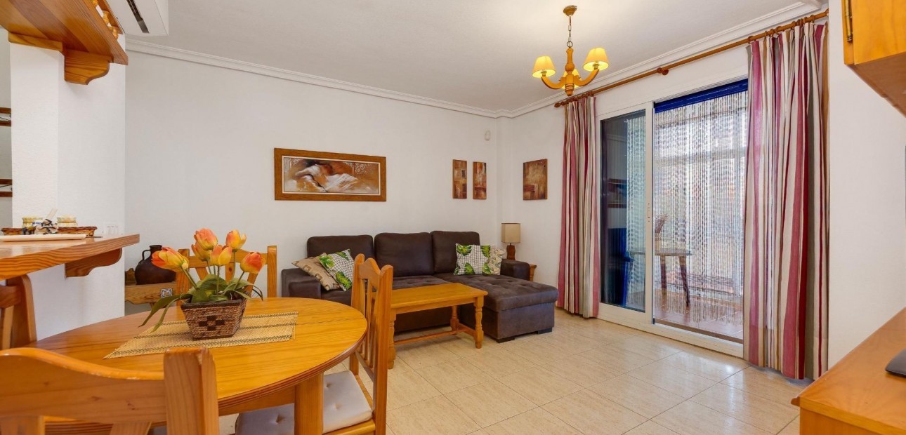 Sale - Apartment / flat -
Torrevieja - Torreblanca