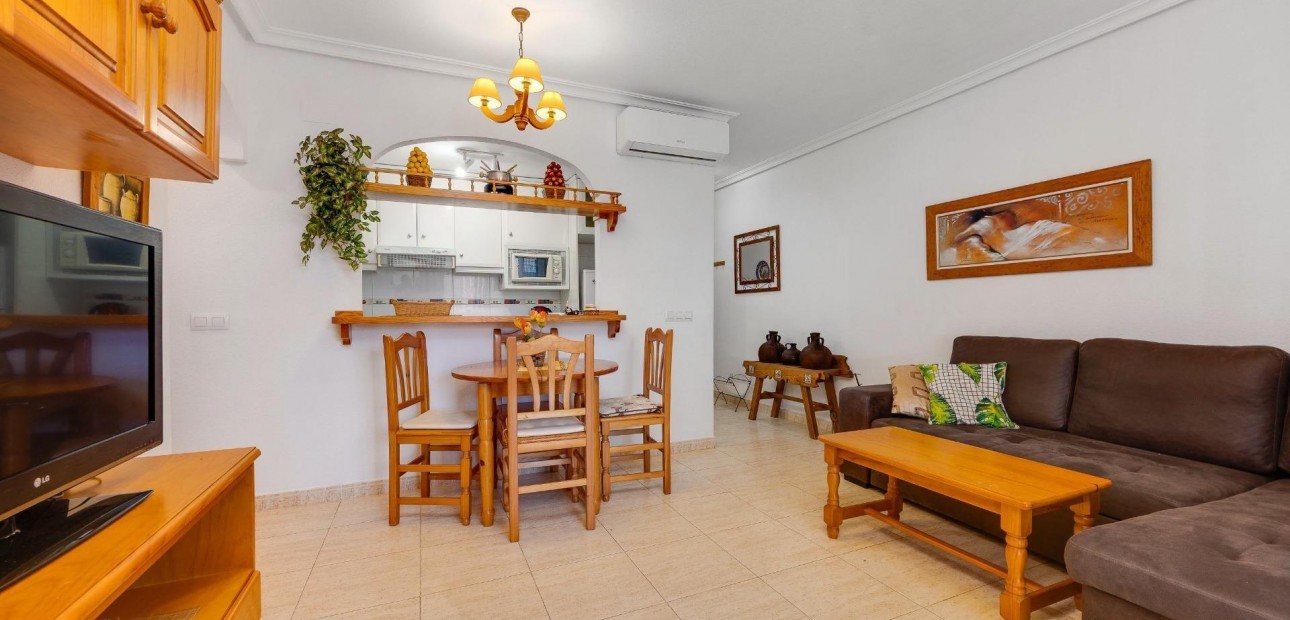 Sale - Apartment / flat -
Torrevieja - Torreblanca