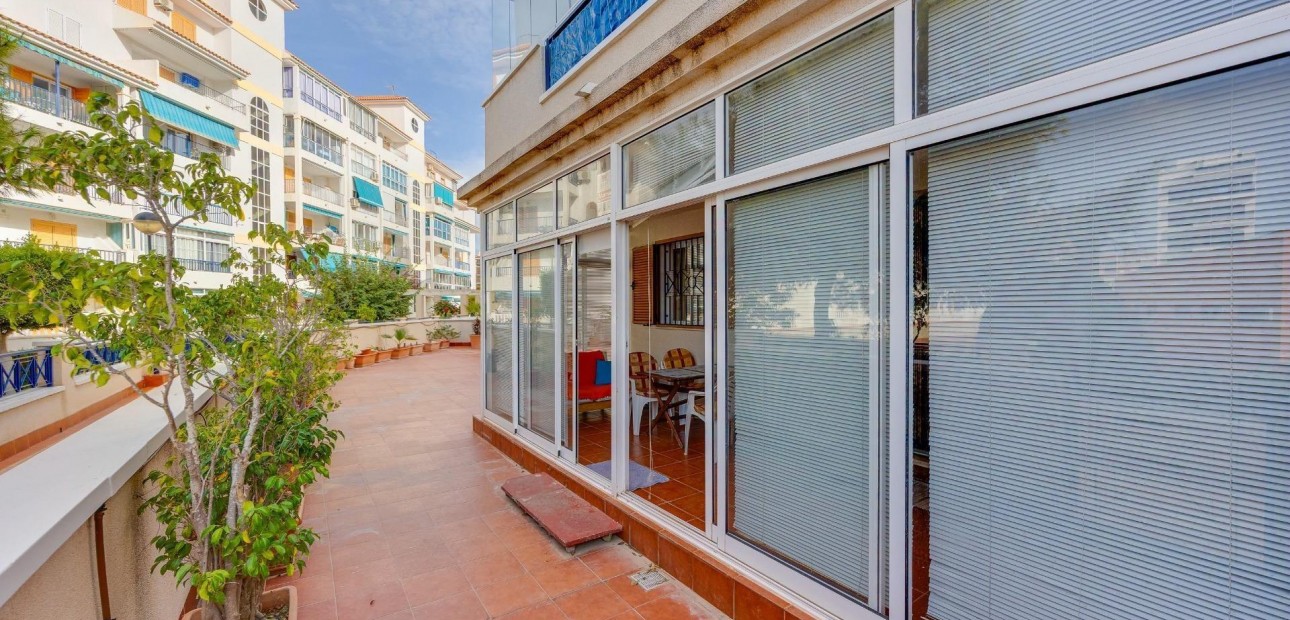 Sale - Apartment / flat -
Torrevieja - Torreblanca