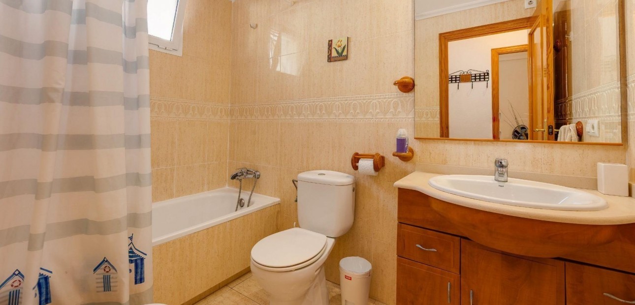 Sale - Apartment / flat -
Torrevieja - Torreblanca