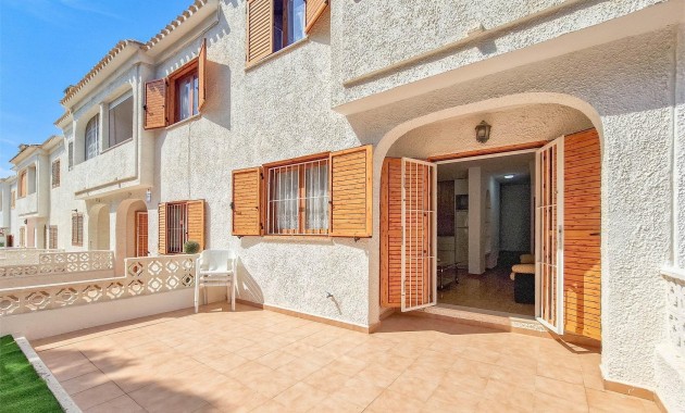 Sale - Terraced house -
Orihuela Costa - Punta Prima