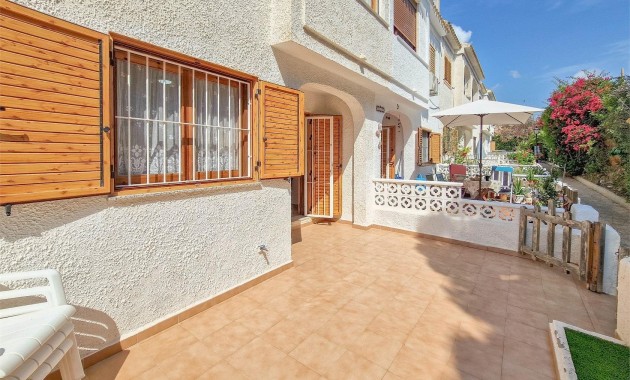 Sale - Terraced house -
Orihuela Costa - Punta Prima