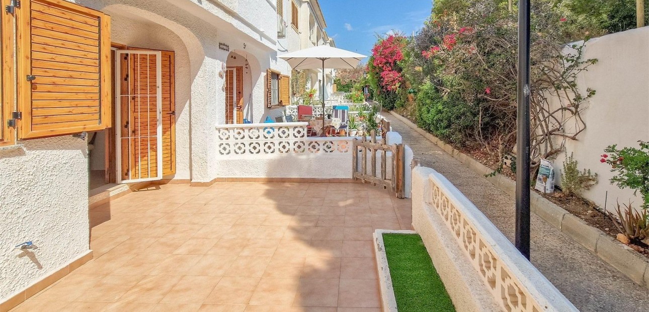 Sale - Terraced house -
Orihuela Costa - Punta Prima