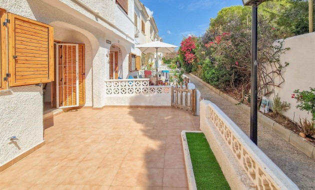 Sale - Terraced house -
Orihuela Costa - Punta Prima