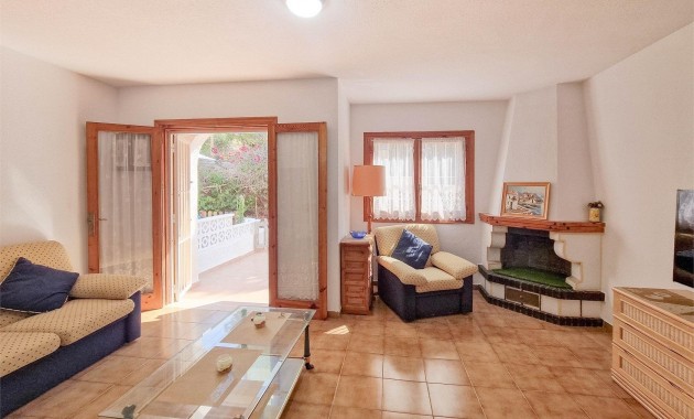 Sale - Terraced house -
Orihuela Costa - Punta Prima
