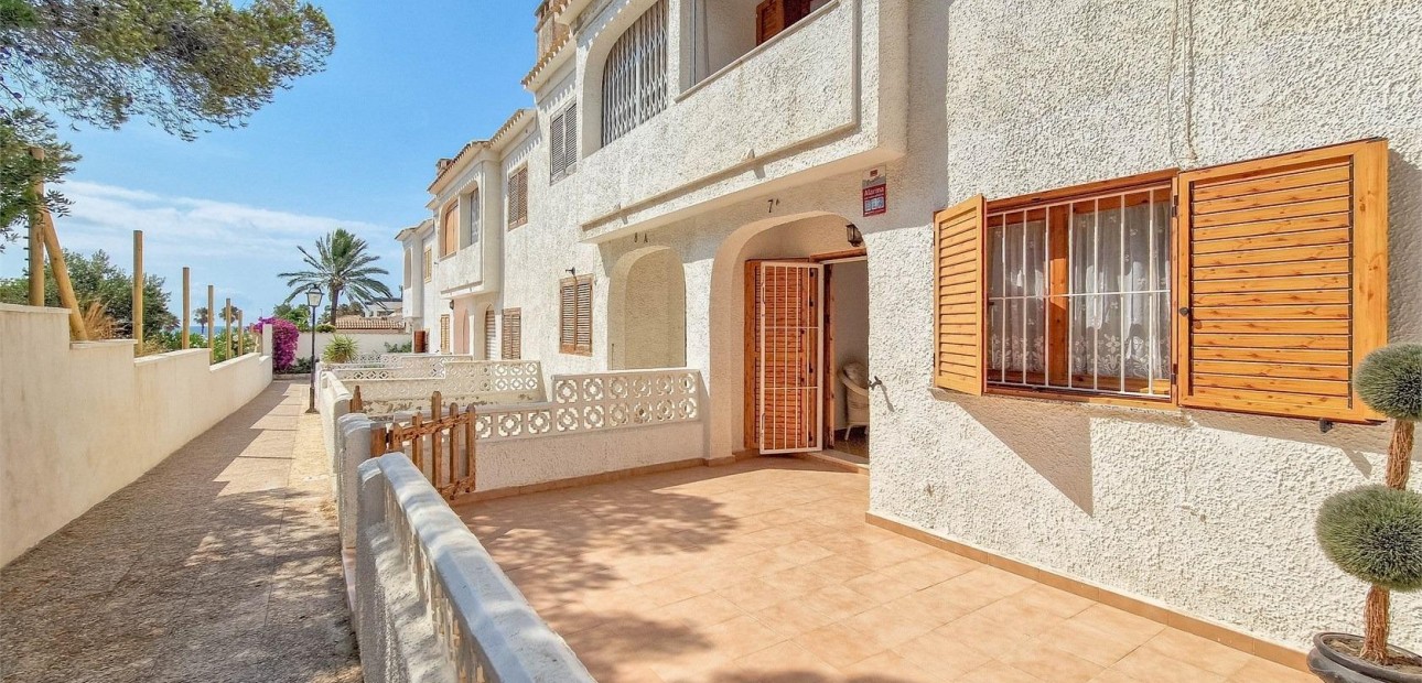 Sale - Terraced house -
Orihuela Costa - Playa Flamenca