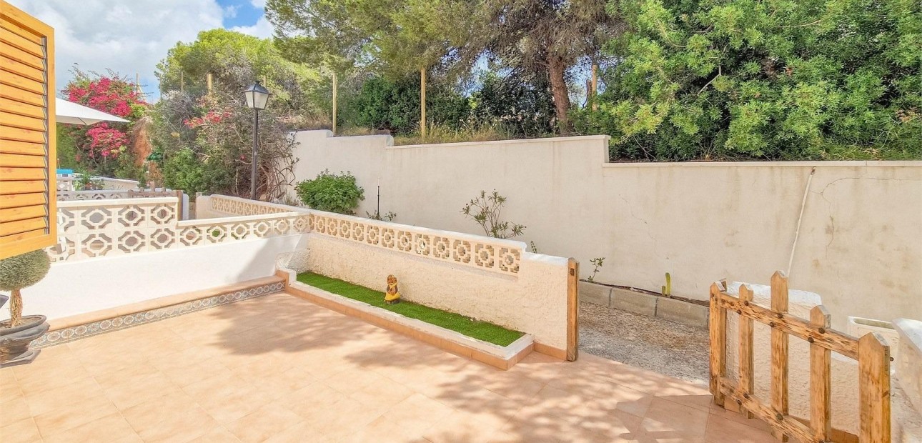 Sale - Terraced house -
Orihuela Costa - Playa Flamenca
