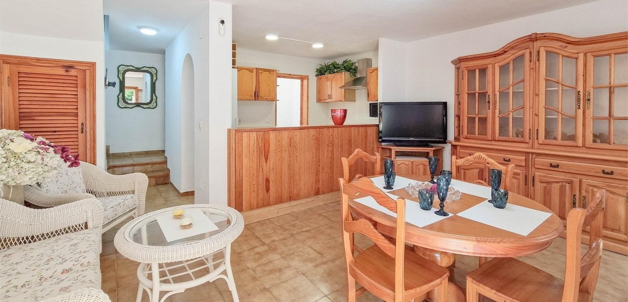 Sale - Terraced house -
Orihuela Costa - Playa Flamenca