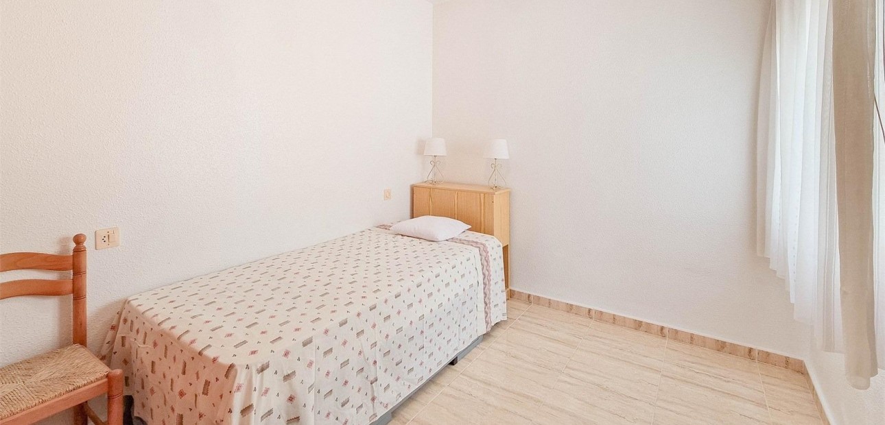 Sale - Terraced house -
Orihuela Costa - Playa Flamenca