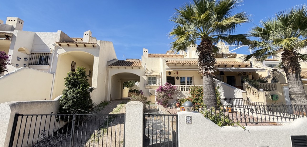 Sale - Bungalow -
Orihuela Costa - Las Ramblas