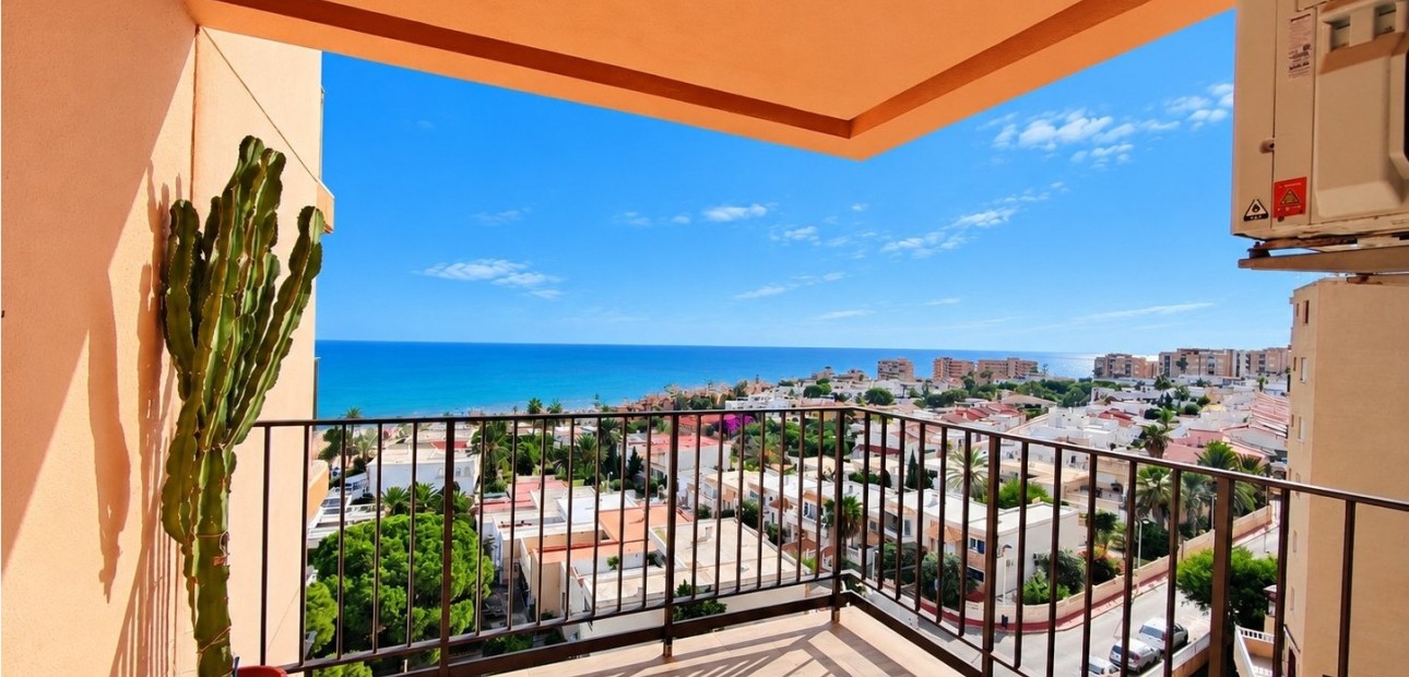 Sale - Apartment / flat -
Torrevieja - Torre La Mata