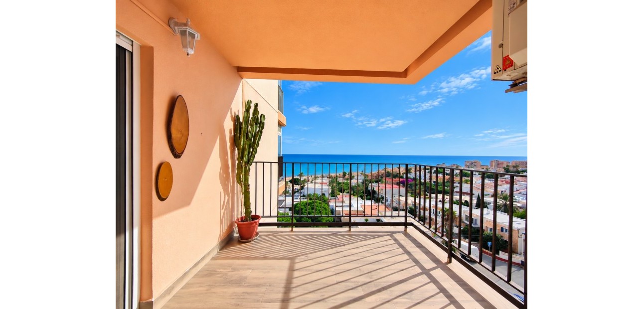 Sale - Apartment / flat -
Torrevieja - Torre La Mata