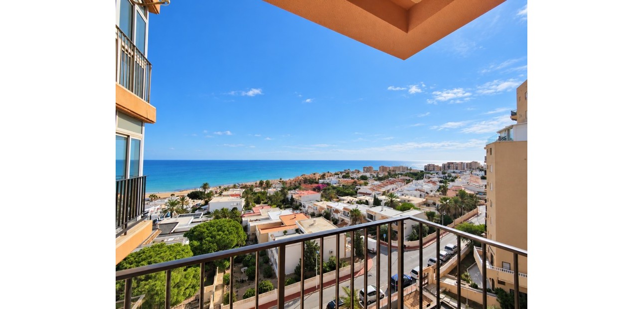 Sale - Apartment / flat -
Torrevieja - Torre La Mata