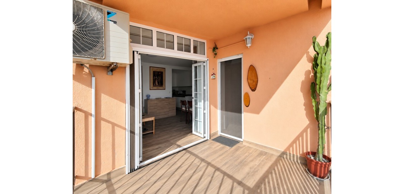 Sale - Apartment / flat -
Torrevieja - Torre La Mata