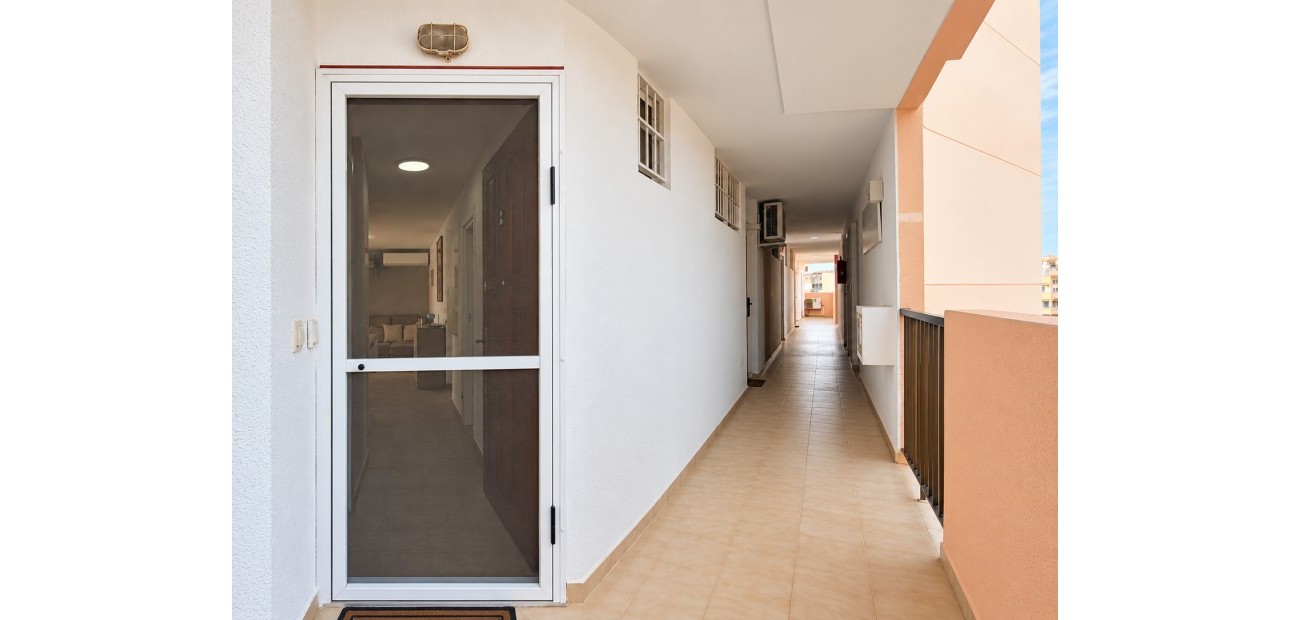 Sale - Apartment / flat -
Torrevieja - Torre La Mata