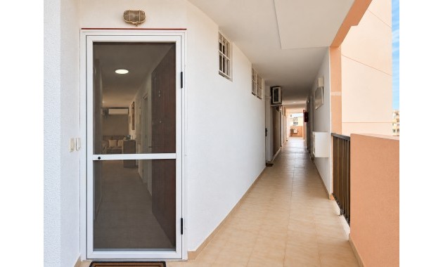 Sale - Apartment / flat -
Torrevieja - Torre La Mata