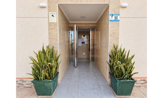 Sale - Apartment / flat -
Torrevieja - Torre La Mata