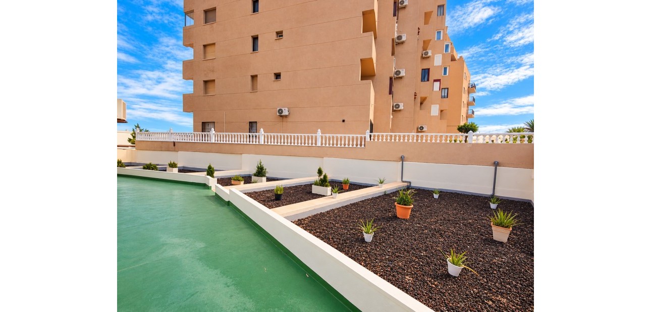 Sale - Apartment / flat -
Torrevieja - Torre La Mata