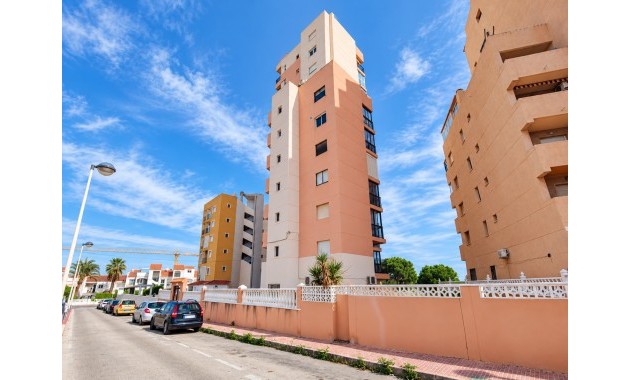 Sale - Apartment / flat -
Torrevieja - Torre La Mata
