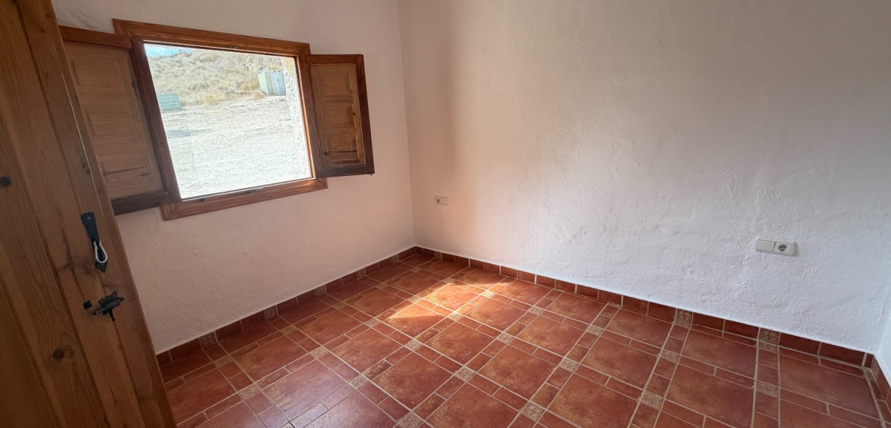 Sale - Country Property/Finca -
Torremendo