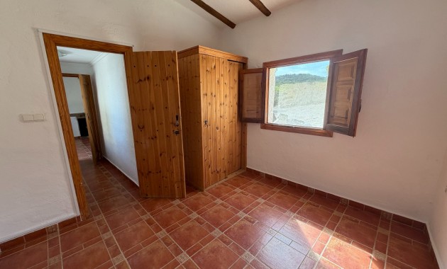Sale - Country Property/Finca -
Torremendo