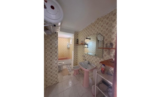 Sale - Apartment / flat -
Torrevieja - Punta prima