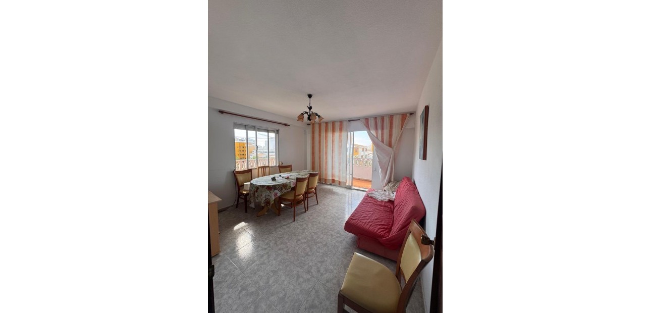 Sale - Apartment / flat -
Torrevieja - Punta prima