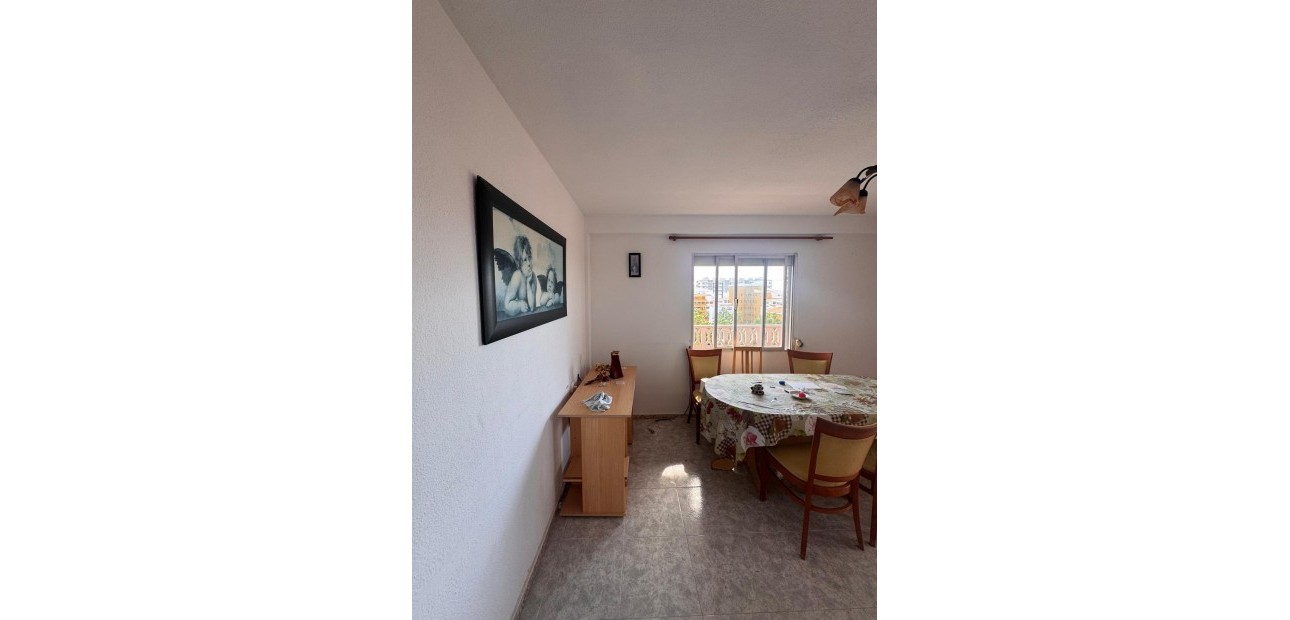 Sale - Apartment / flat -
Torrevieja - Punta prima