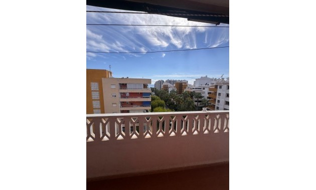 Sale - Apartment / flat -
Torrevieja - Punta prima
