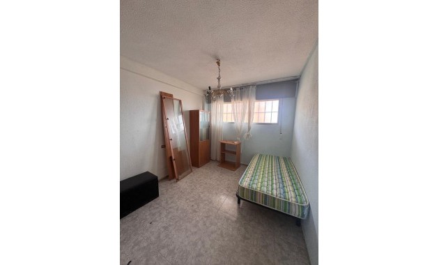 Sale - Apartment / flat -
Torrevieja - Punta prima