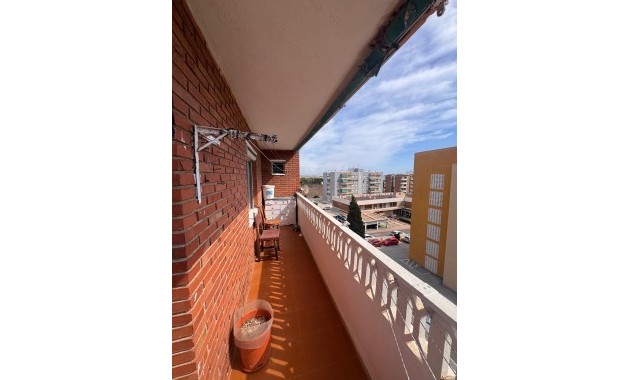 Sale - Apartment / flat -
Torrevieja - Punta prima