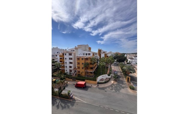Sale - Apartment / flat -
Torrevieja - Punta prima