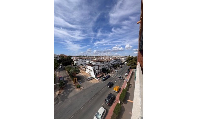 Sale - Apartment / flat -
Torrevieja - Punta prima
