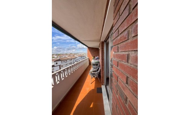 Sale - Apartment / flat -
Torrevieja - Punta prima