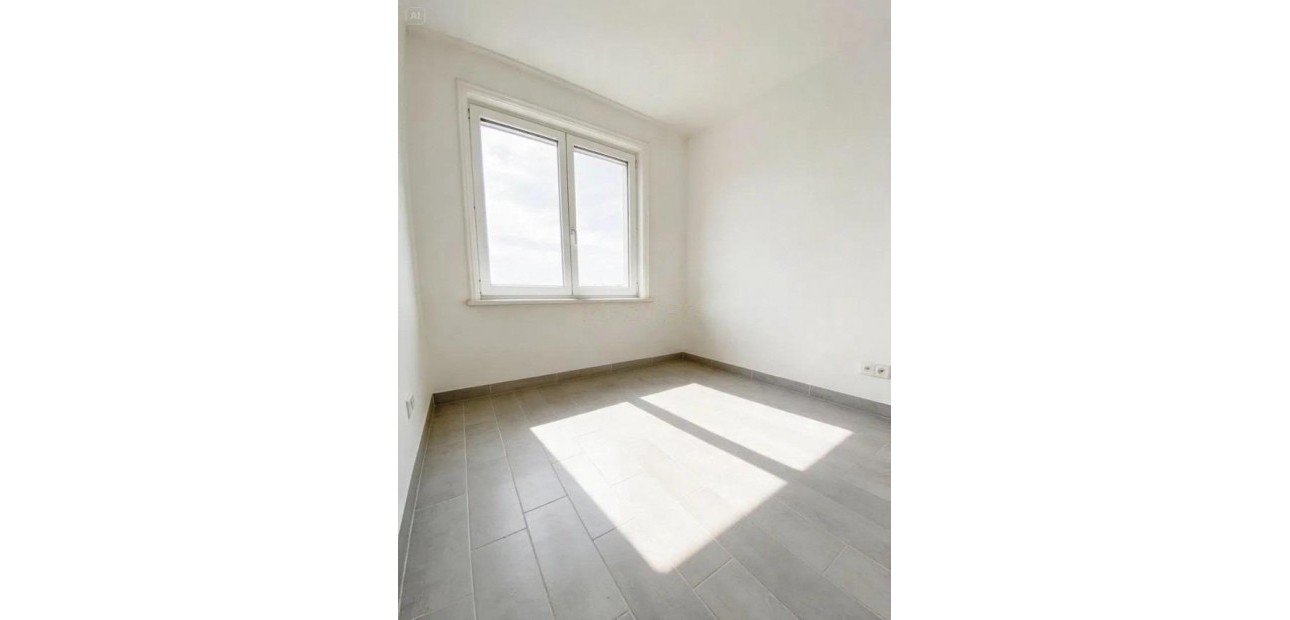 Sale - Apartment / flat -
Torrevieja - Centro