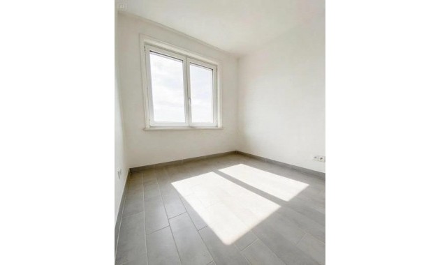 Sale - Apartment / flat -
Torrevieja - Centro
