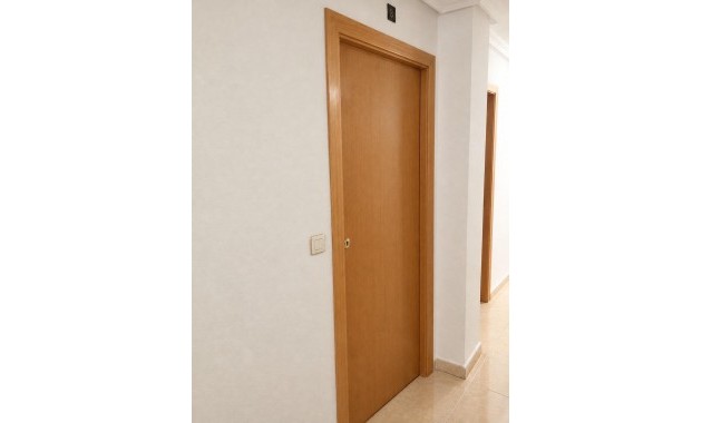 Sale - Apartment / flat -
Torrevieja - Centro