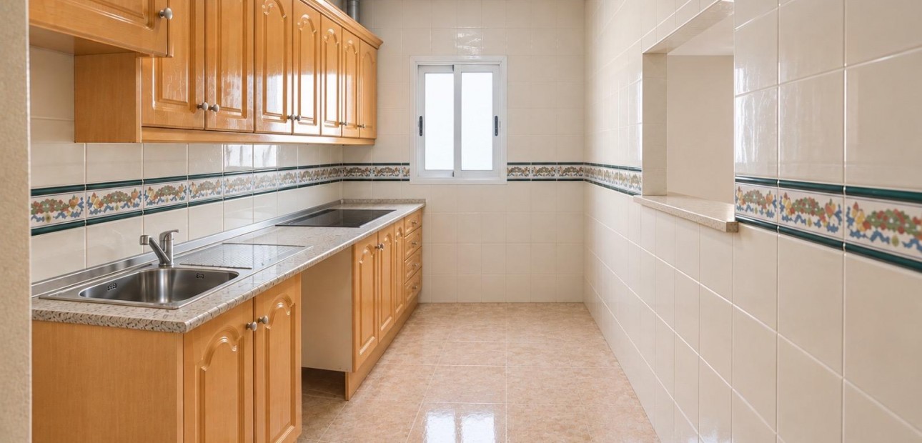 Sale - Apartment / flat -
Torrevieja - Centro