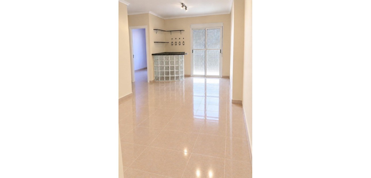 Sale - Apartment / flat -
Torrevieja - Centro