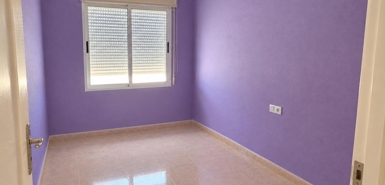 Sale - Apartment / flat -
Torrevieja - Centro