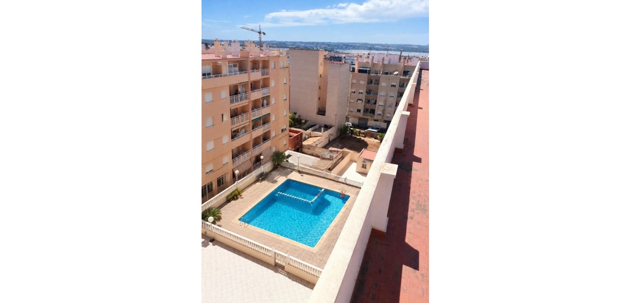 Sale - Apartment / flat -
Torrevieja - Centro