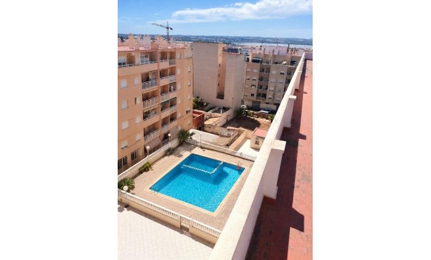 Sale - Apartment / flat -
Torrevieja - Centro