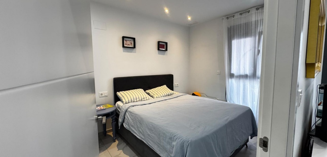 Sale - Apartment / flat -
Torrevieja - Playa del cura