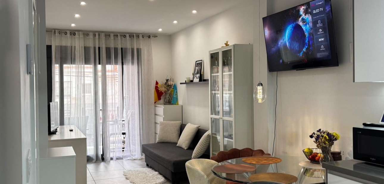 Sale - Apartment / flat -
Torrevieja - Playa del cura