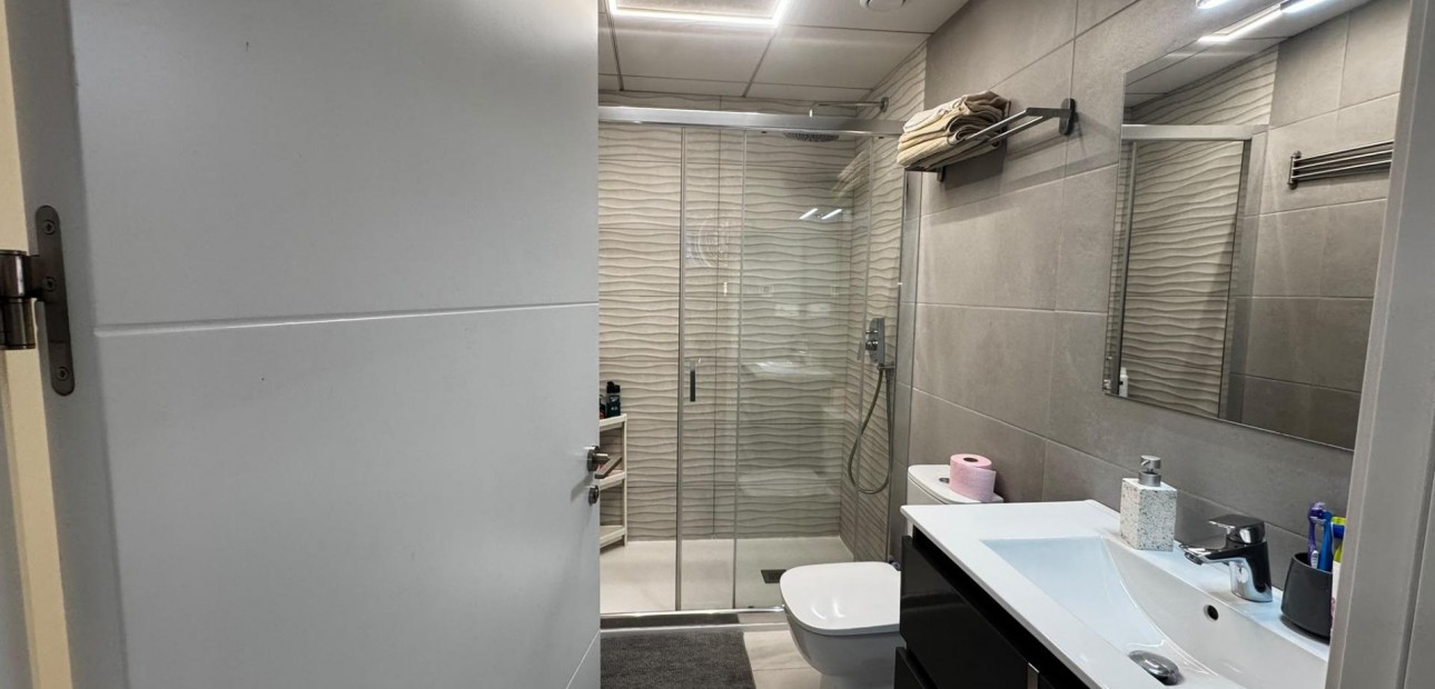 Sale - Apartment / flat -
Torrevieja - Playa del cura